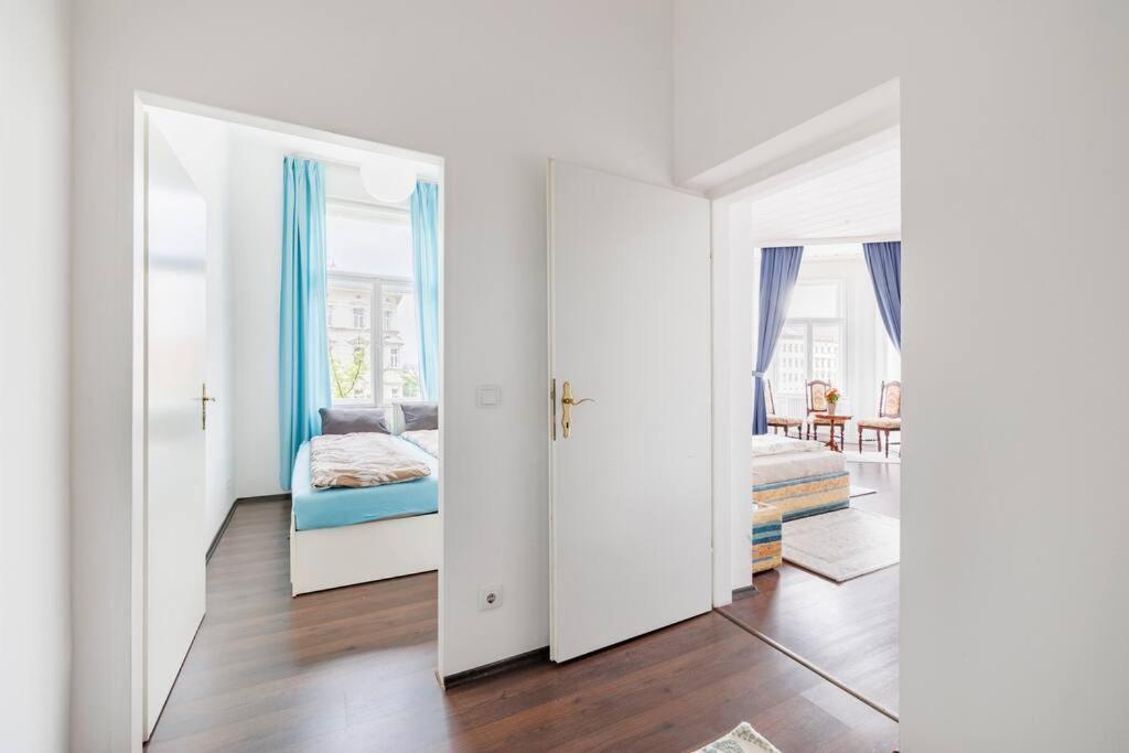 Charming Spacious Apartment فيينا المظهر الخارجي الصورة