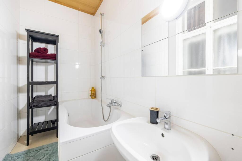 Charming Spacious Apartment فيينا المظهر الخارجي الصورة